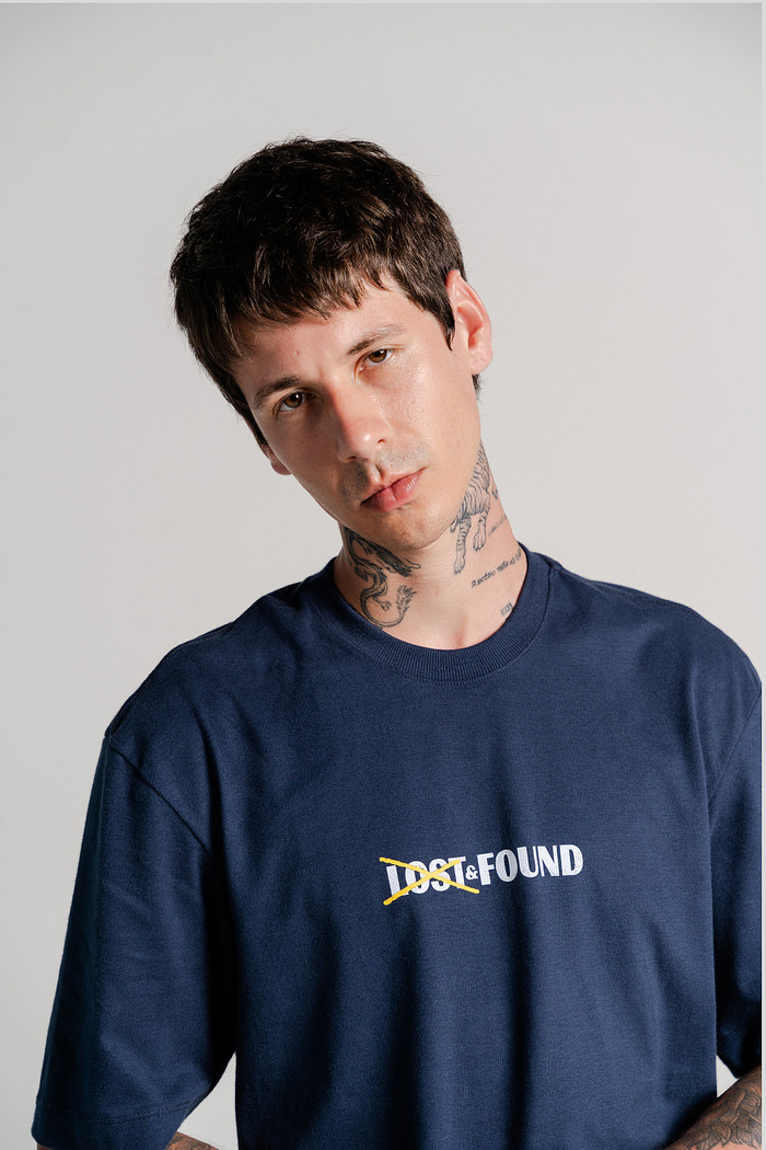 CAMISETA OVERSIZED LOST & FOUND | AZUL MARINHO