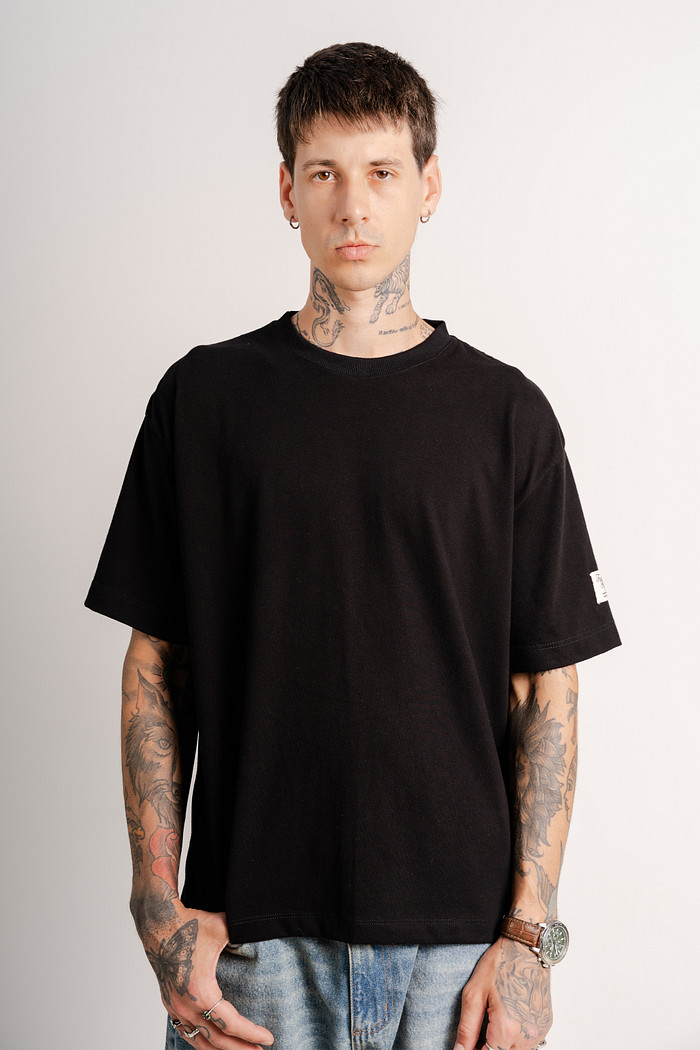 CAMISETA BOXY BASIC PRETA