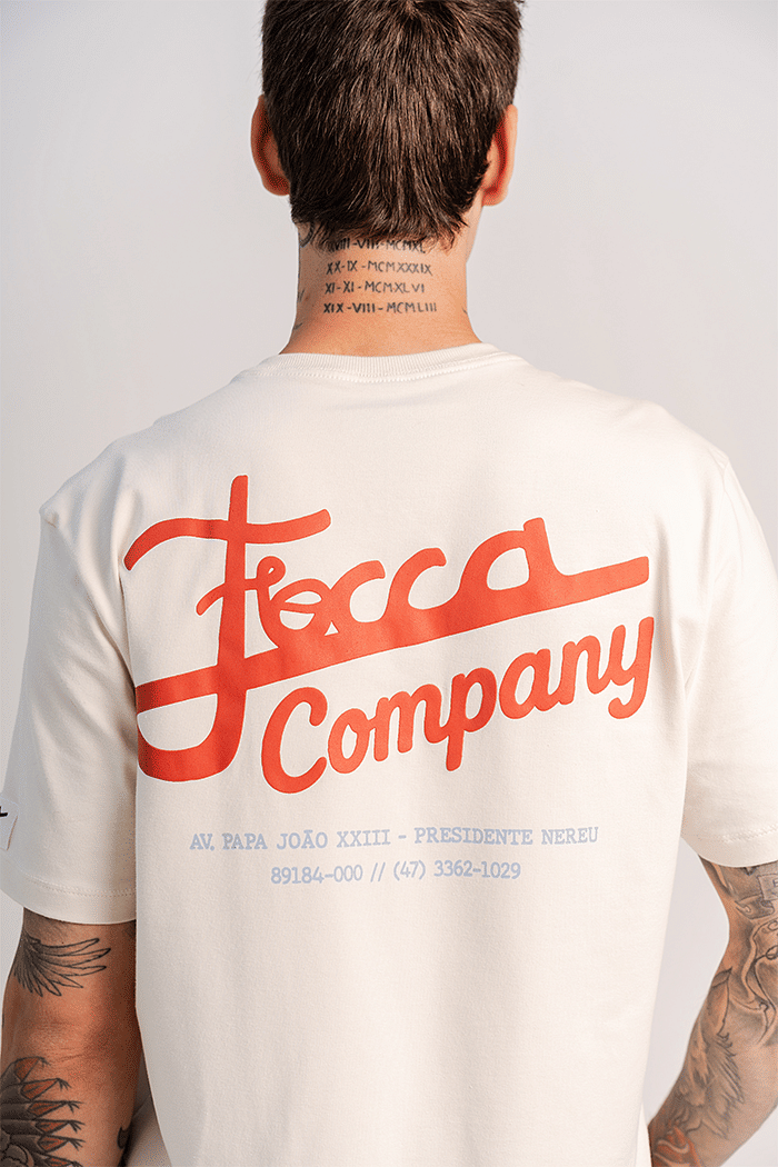 CAMISETA REGULAR FOCCA COMPANY AREIA