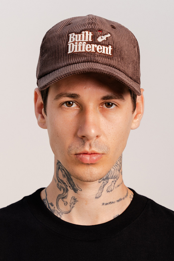 BONÉ DAD HAT COTELÊ MARROM