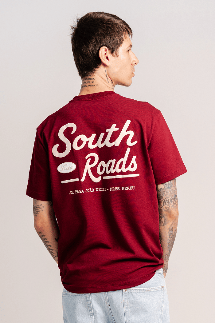 CAMISETA REGULAR SOUTH ROADS BORDÔ (2º LINHA)