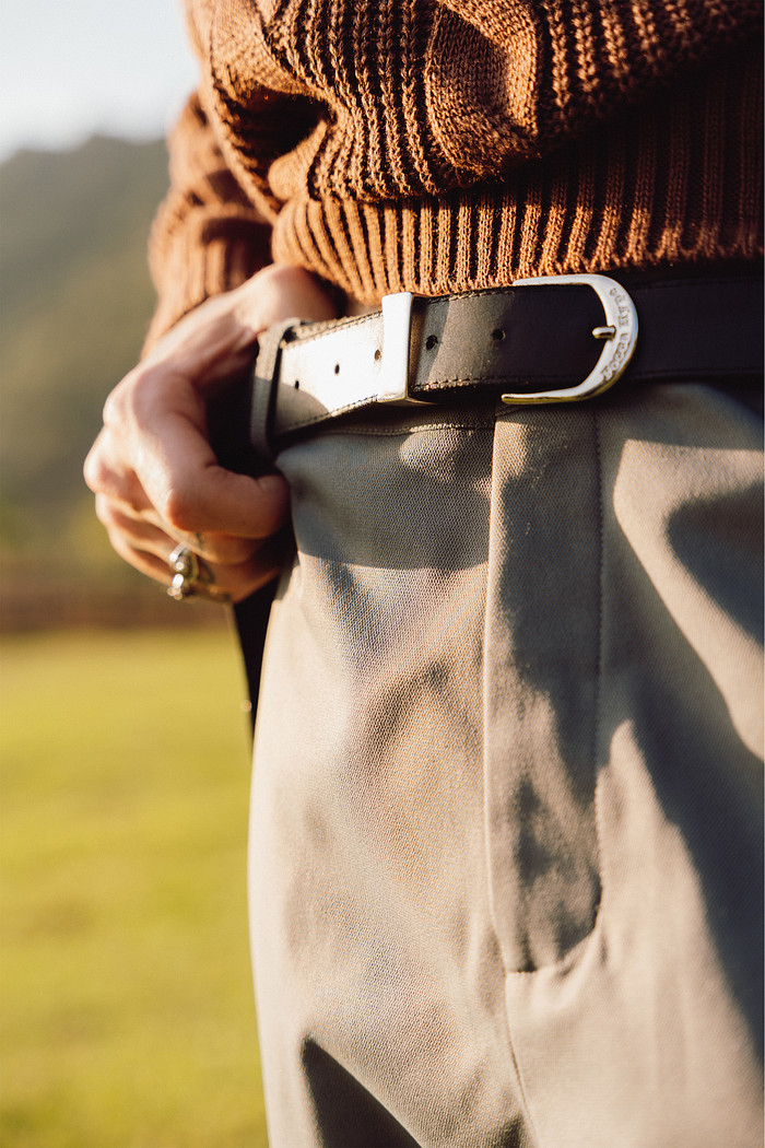 CINTO COURO FOCCA PRETO - PRATA FOSCO