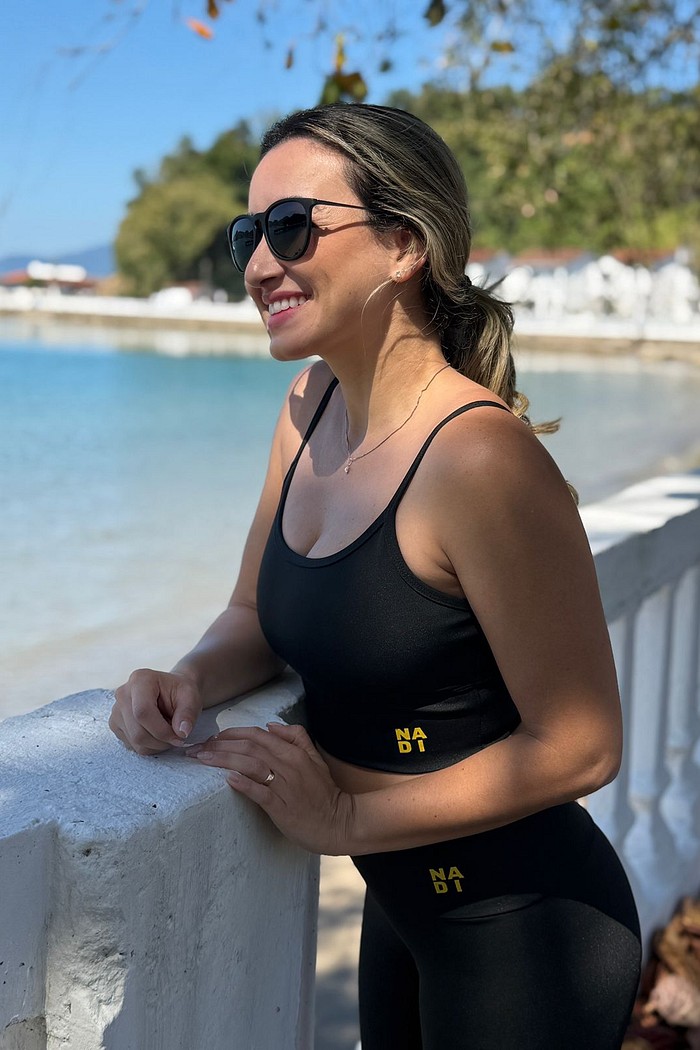 top alça com bojo preto