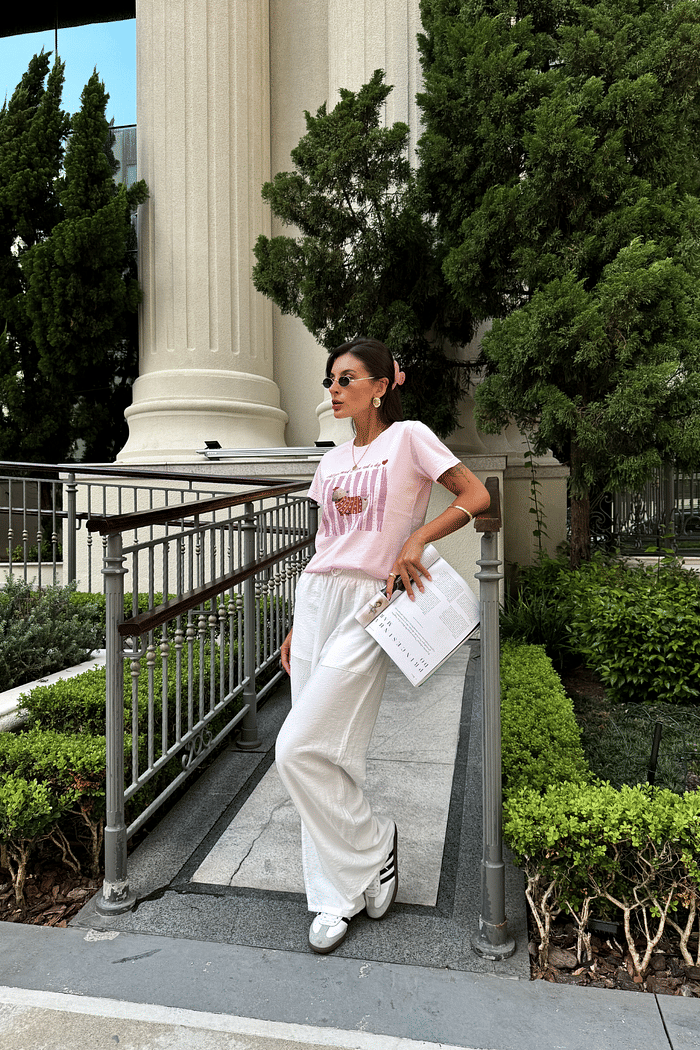 T-SHIRT _  ALL YOU NEED [APLIQUE DE STRASS]