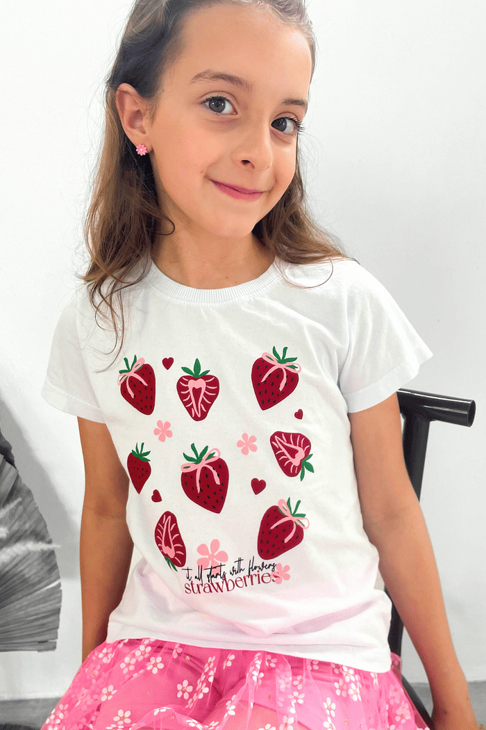 CAMISETA  INFANTIL  _  MORANGOS