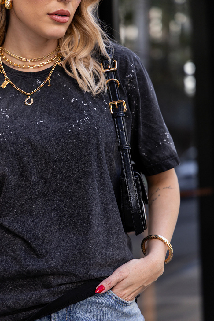 CAMISETA LARGA  _  RESPINGOS  CORROZIVO