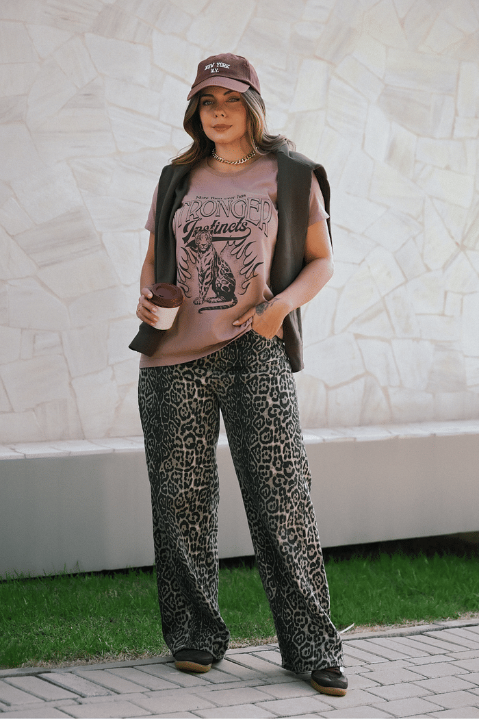T- SHIRT _  STRONGER [LEOPARD]