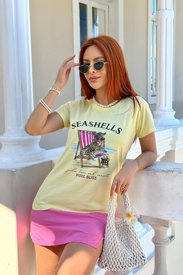 T SHIRT  _  SEASHELLS