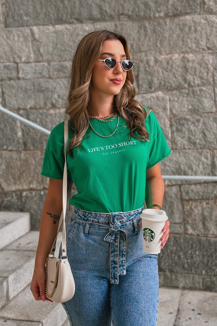 CROPPED OVERSIZE _  LIFE´S  TOO SHORT _  VERDE