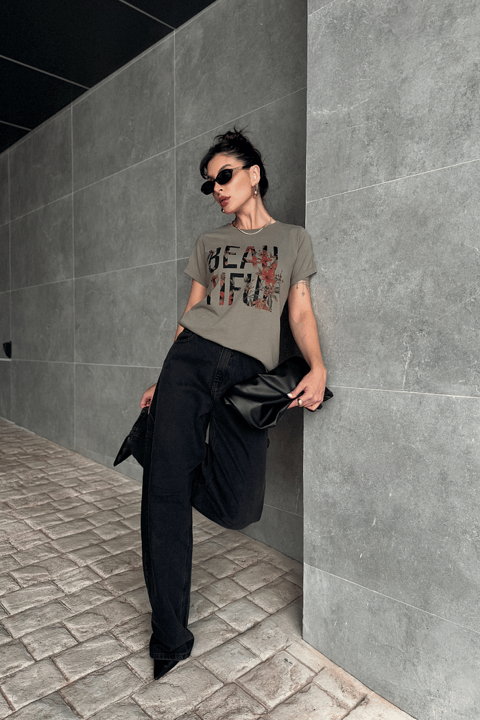 T SHIRT  _   BEAUTYFUL