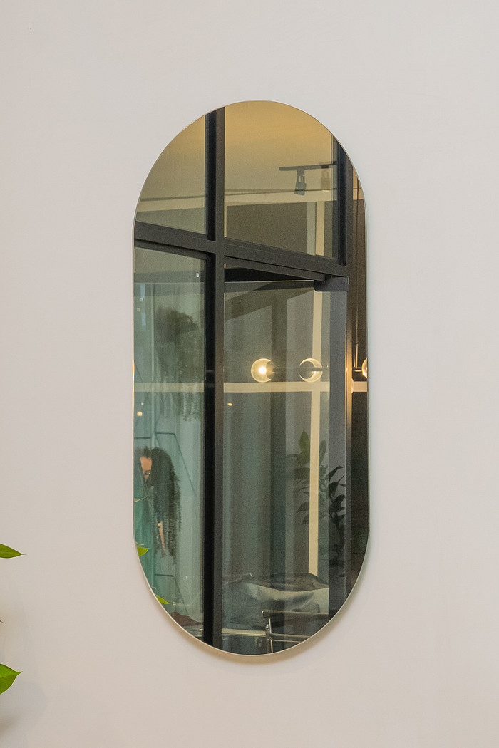 ESPELHO OVAL LARISSA | 100X50CM| COM SUPORTE MÃO AMIGA