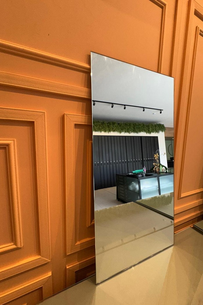 ESPELHO PRATA RETANGULAR | 39CM X 76CM | JÁ ACOMPANHA 4 BOTÕES FRANCESES - PEÇA COM PEQUENAS AVARIAS