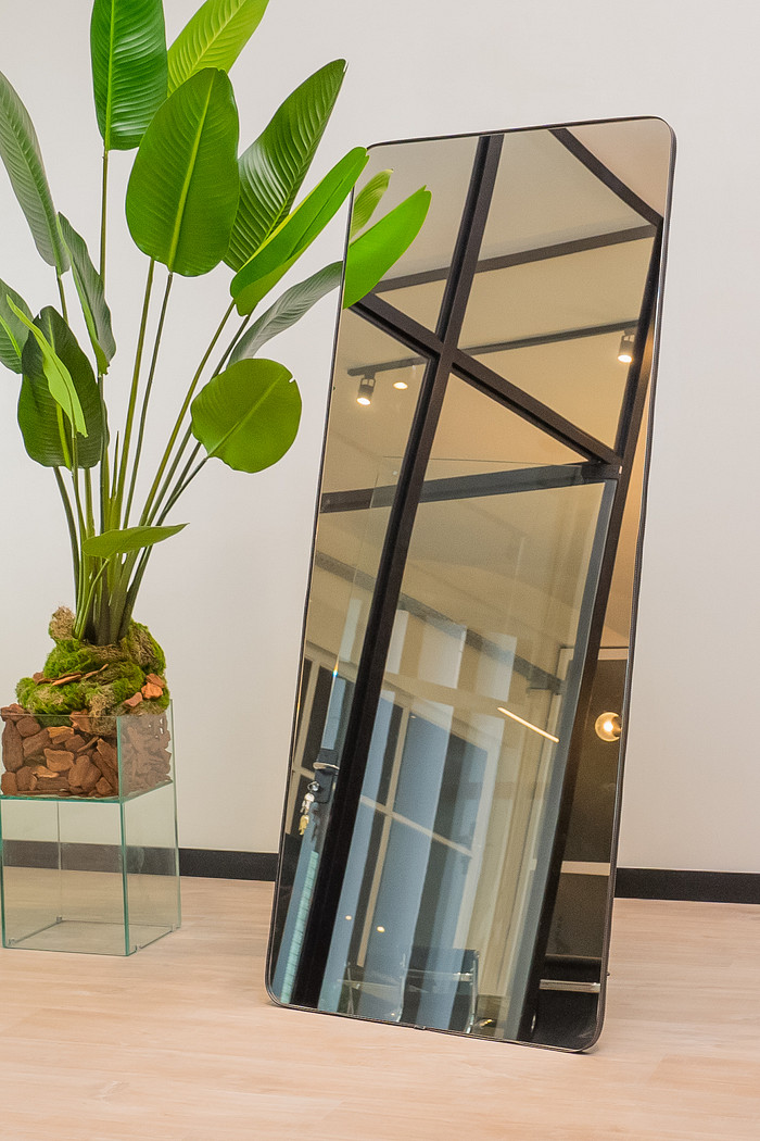 ESPELHO TOKYO | 170X70CM | COM APOIO RECLINAVEL - MOLDURA EM TECIDO SINTETICO PRETO