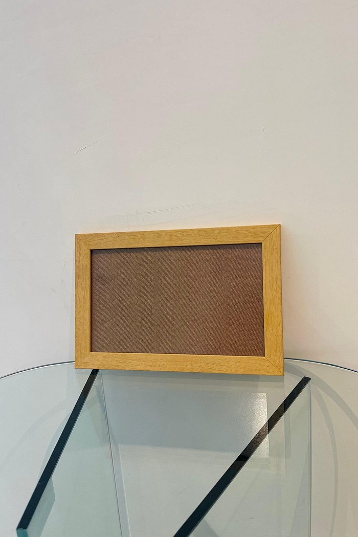 MOLDURA - MADEIRA NATURAL - COM SUPORTE GANCHO | 27,3cm X 18,3cm | VIDRO 2MM INCLUSO