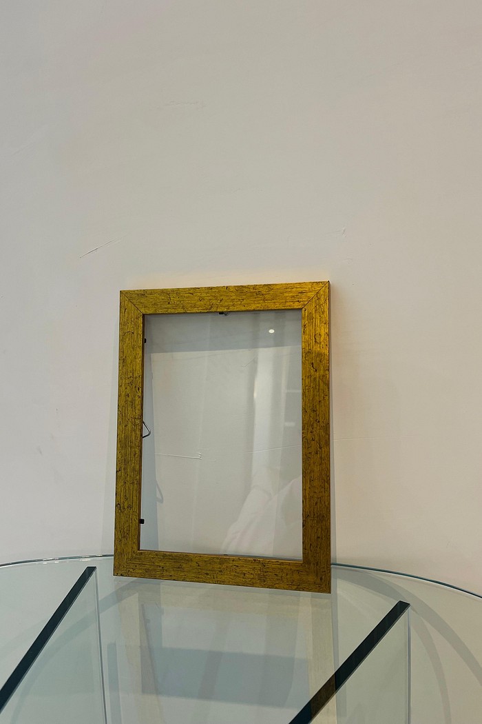 MOLDURA DOURADA - COM SUPORTE GANCHO | 25,5cm x 19cm | VIDRO 2MM INCLUSO