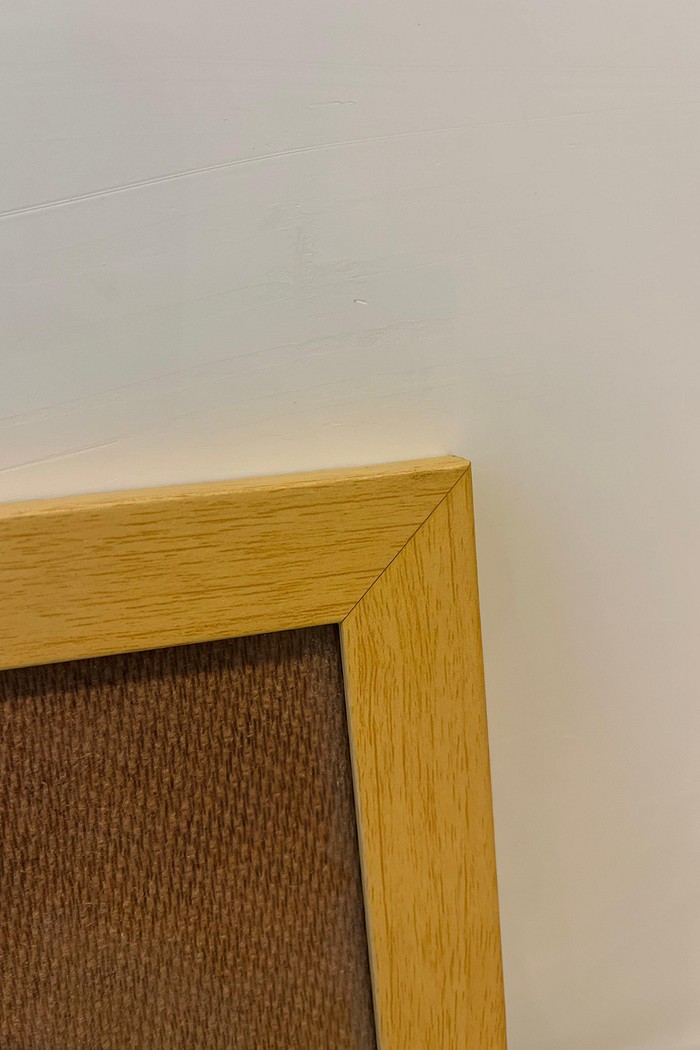 MOLDURA - MADEIRA NATURAL - COM SUPORTE GANCHO | 27,3cm X 18,3cm | VIDRO 2MM INCLUSO