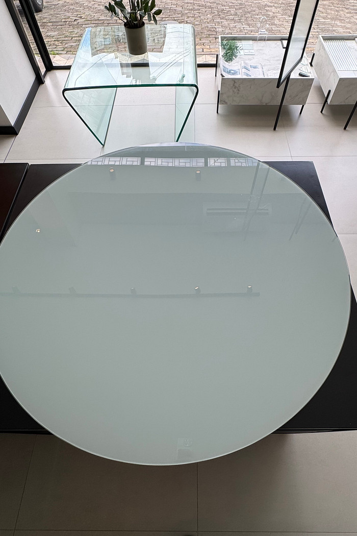 TAMPO DE MESA - VIDRO TEMPERADO COMUM 8MM - PINTADO DE CINZA - 1200MM DE DIÂMETRO - PEQUENAS AVARIAS