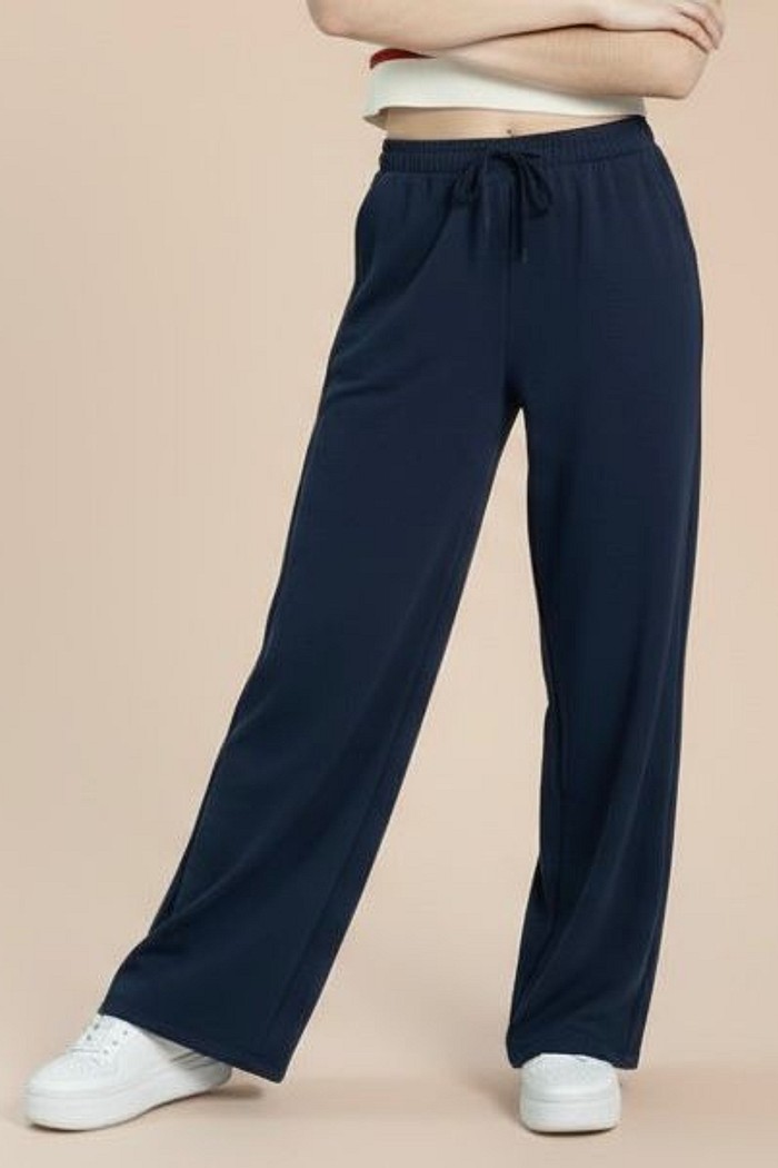 Calça Pantalona com Elástico na Cintura e Bolsos em Tecido Duna Premium | Azul Marinho |