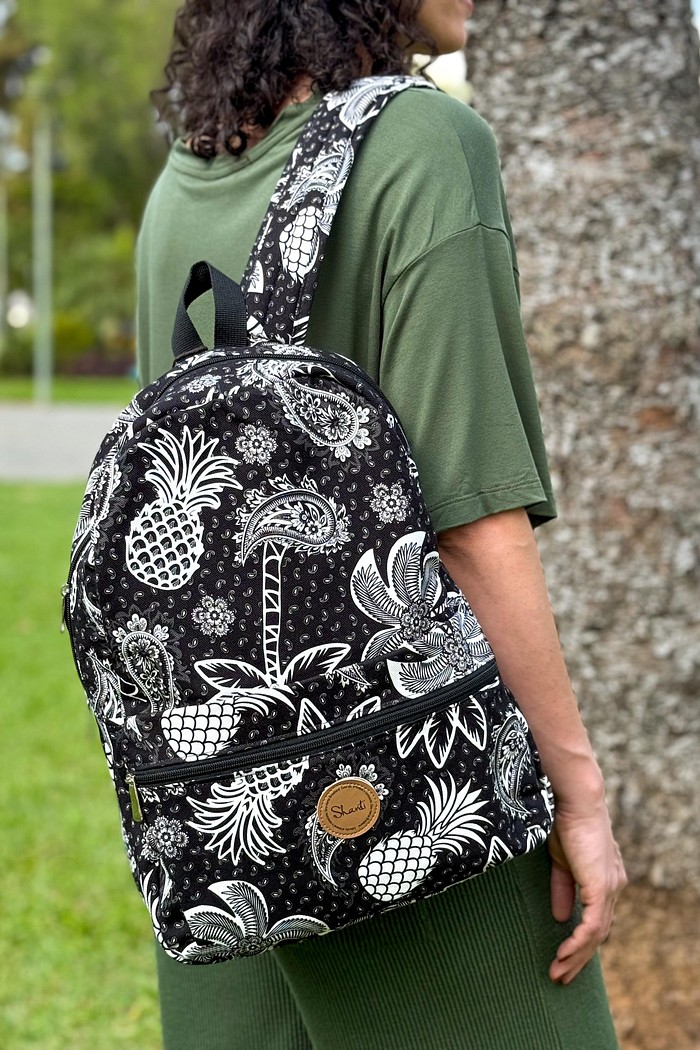 MOCHILA ABACAXI PRETO E BRANCO