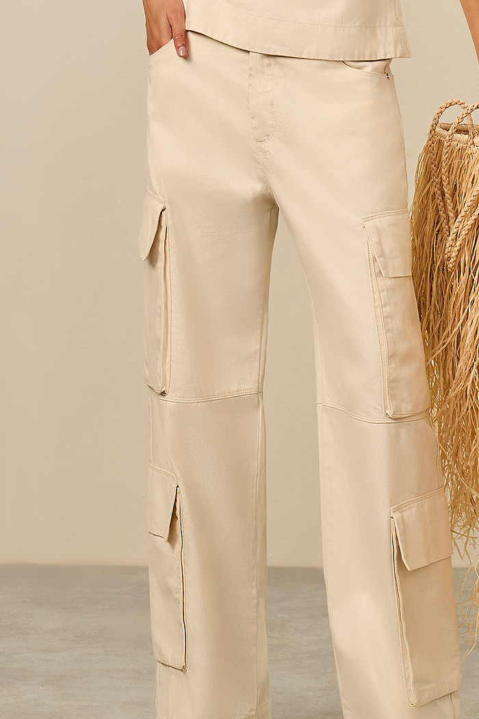 CALÇA SARJA COM BOLSOS FOLE