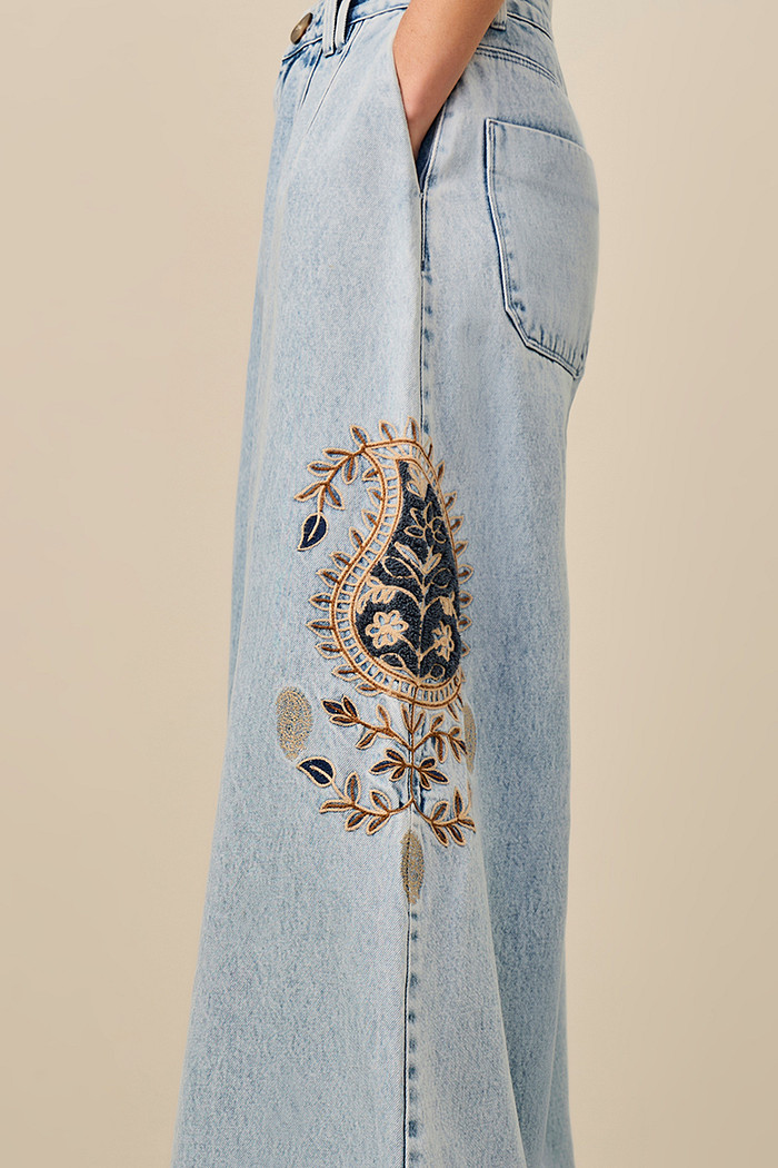 CALÇA JEANS MAXI PANTALONA COM BORDADO