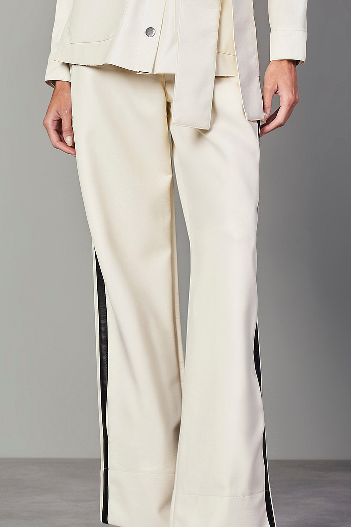 CALÇA RETA LEATHER FAKE COMPOSÊ