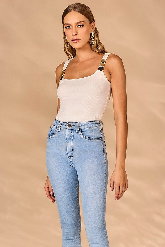 REGATA CANELADA DETALHE METAL