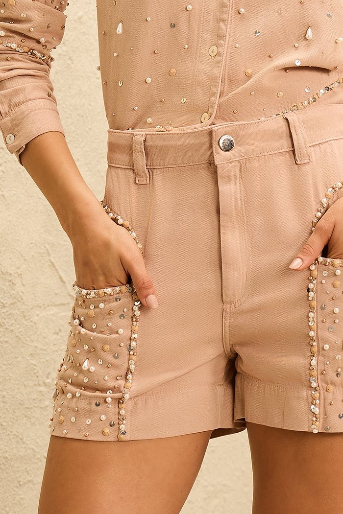 SHORTS SARJA CURTO BORDADO