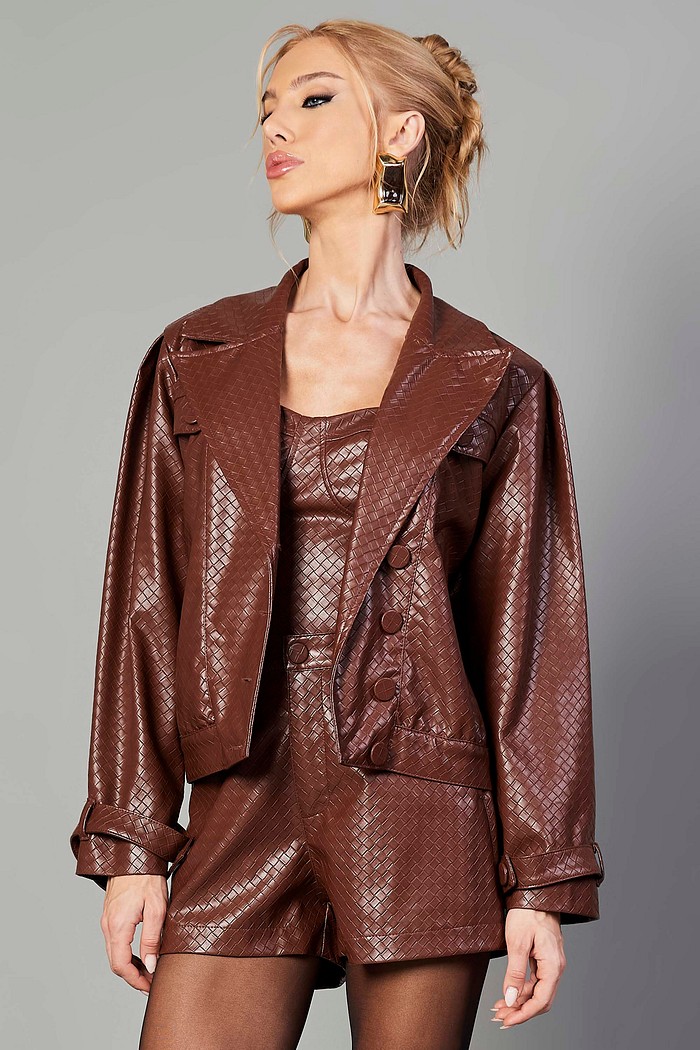 JAQUETA LEATHER FAKE TRANÇADO