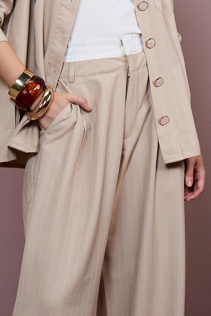 CALÇA ALFAIATARIA LISTRADA COM DOIS CÓS