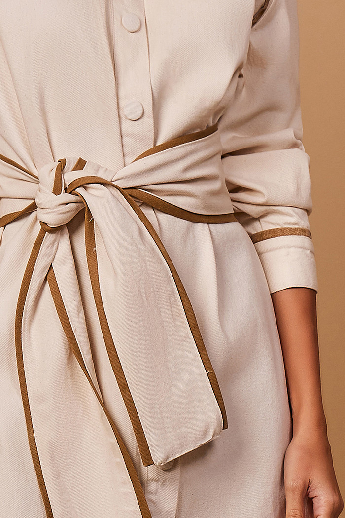 VESTIDO SARJA COM DETALHES VIVOS