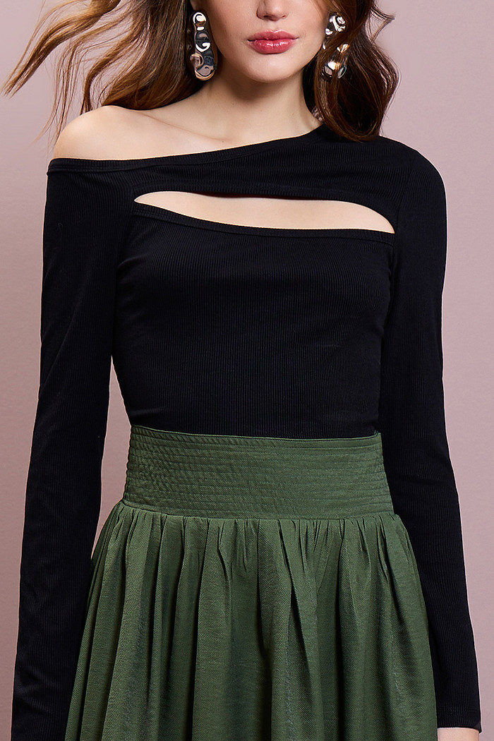 BLUSA UM OMBRO SÓ CANELADA