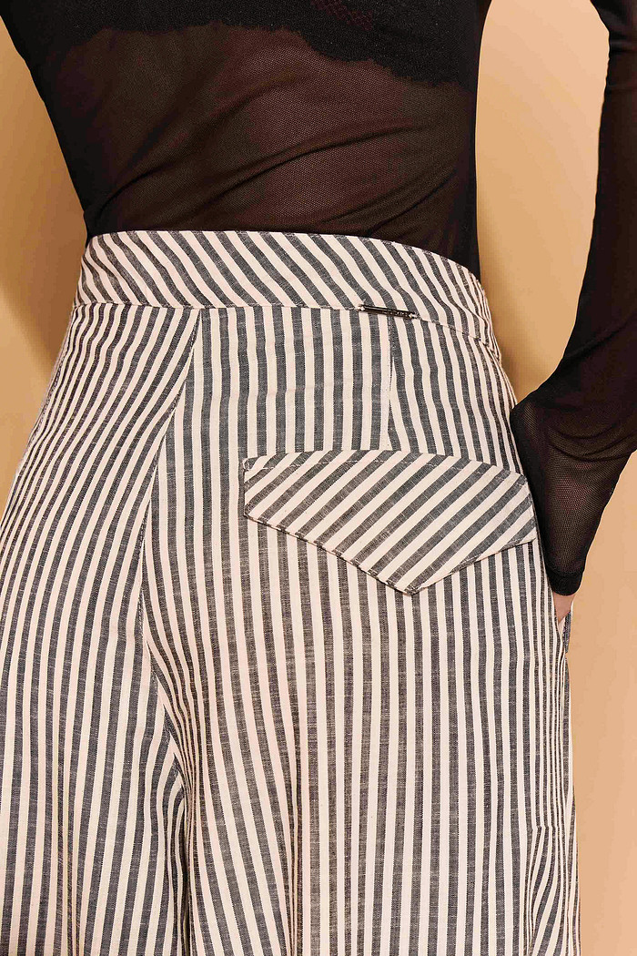 CALÇA SARJA LISTRADA SOLTA