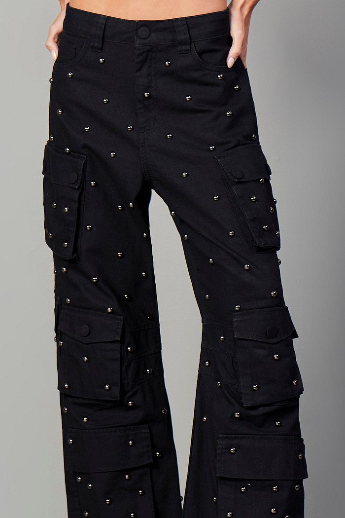 CALÇA JEANS DETALHE BOLSOS E BORDADO