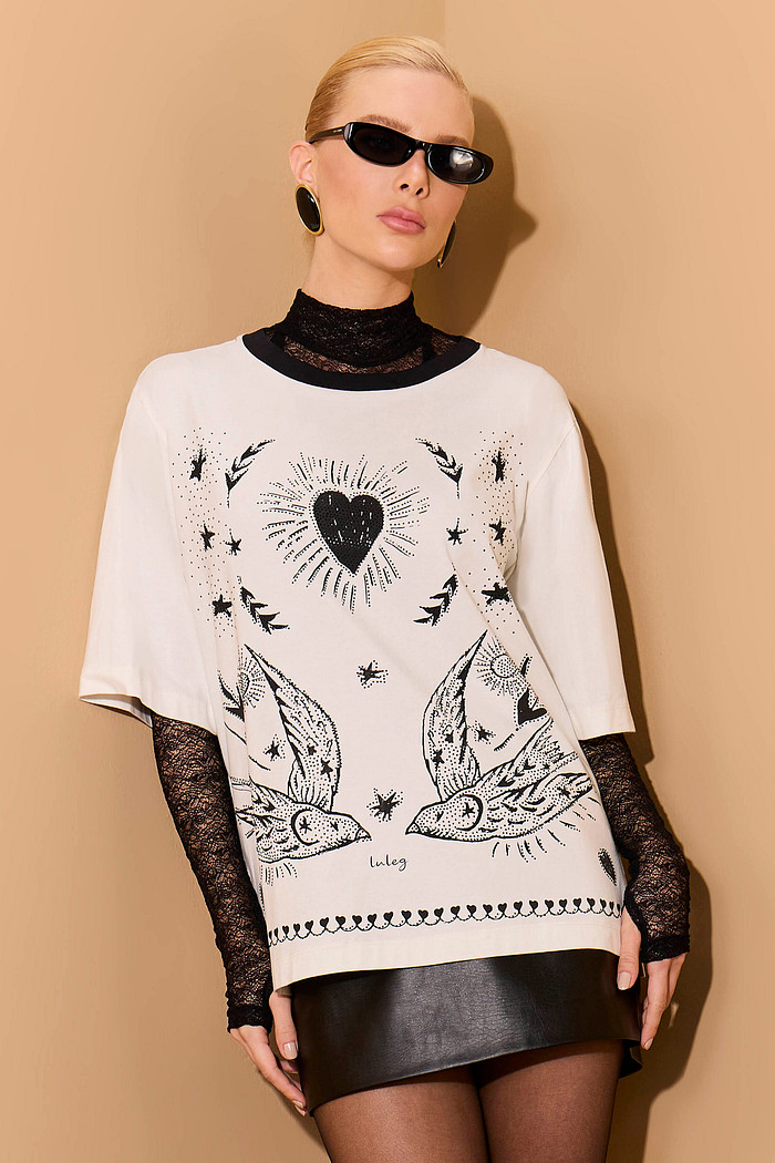 T-SHIRT ESTAMPADA COM TERMOCOLANTE