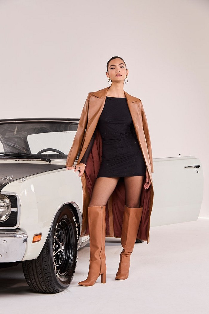 Trench Coat Leather Fake Detalhe Botoes