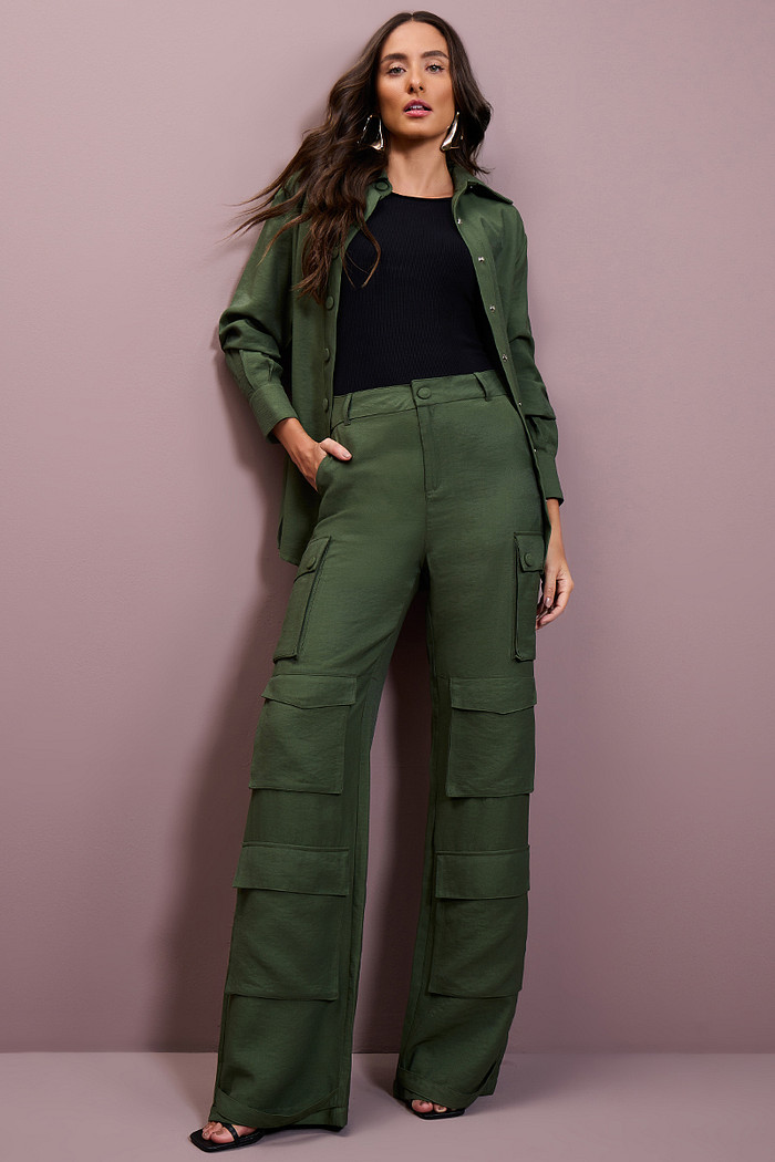 CALÇA RETA ALFAIATARIA COM BOLSOS CARGOS