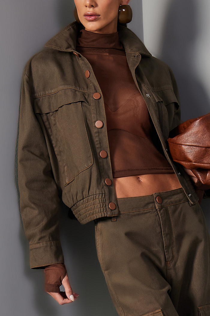 JAQUETA SARJA OVERSIZED COM DETALHE BOTÕES