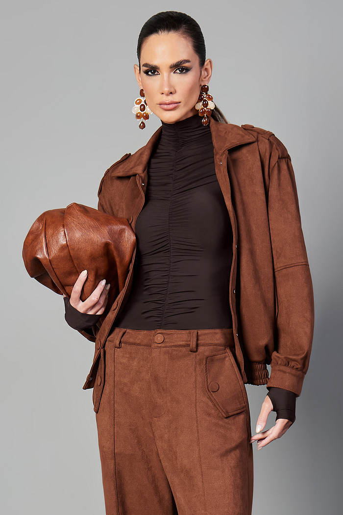 JAQUETA EM SUEDE COM BOTÕES