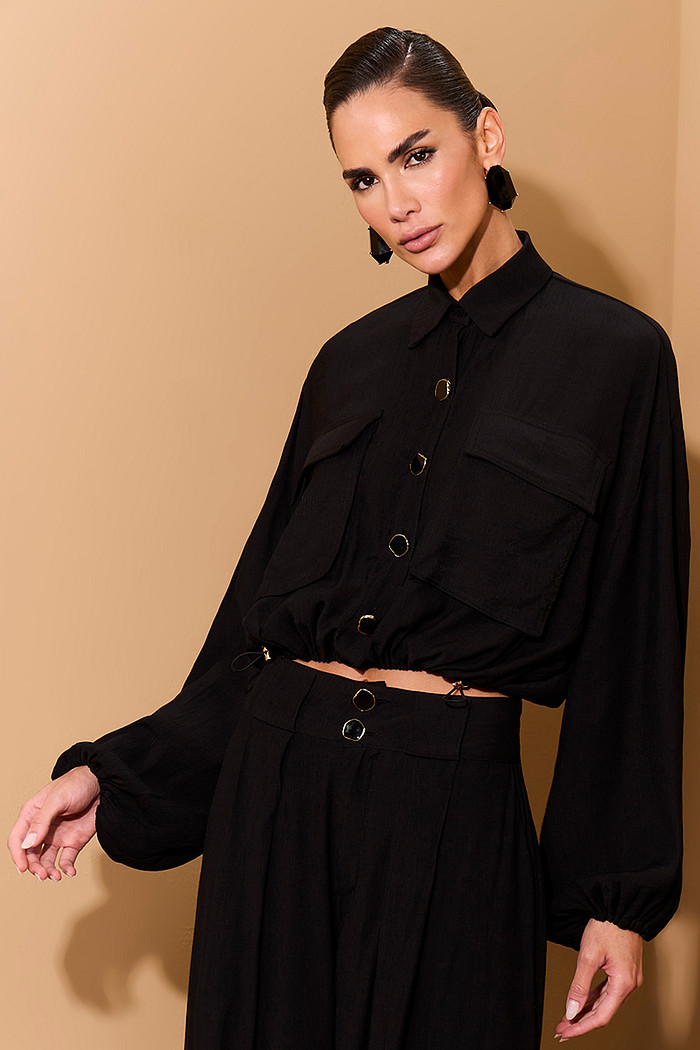 CAMISA COM BOLSO E DETALHE BOTÕES