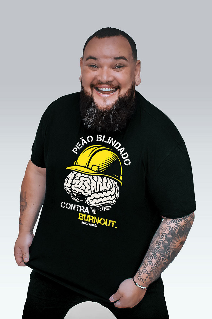 Camiseta Preta Peão Blindado Contra Burnout (Amarelo) 100% Algodão Manga Curta