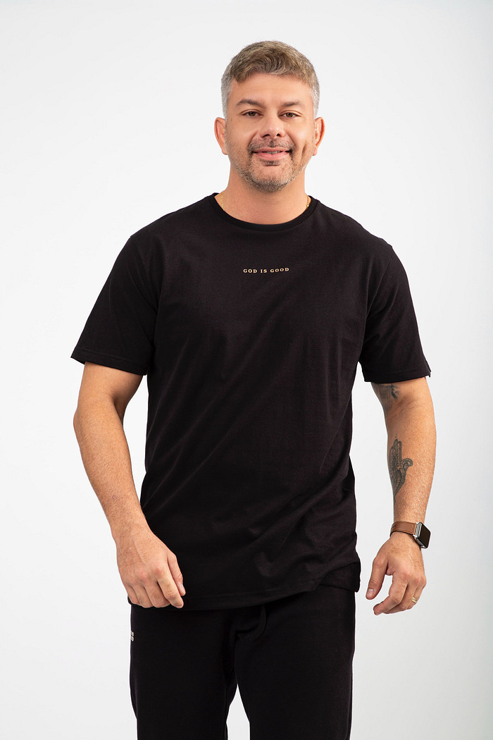 CAMISETA NÃO TEMAS PRETA