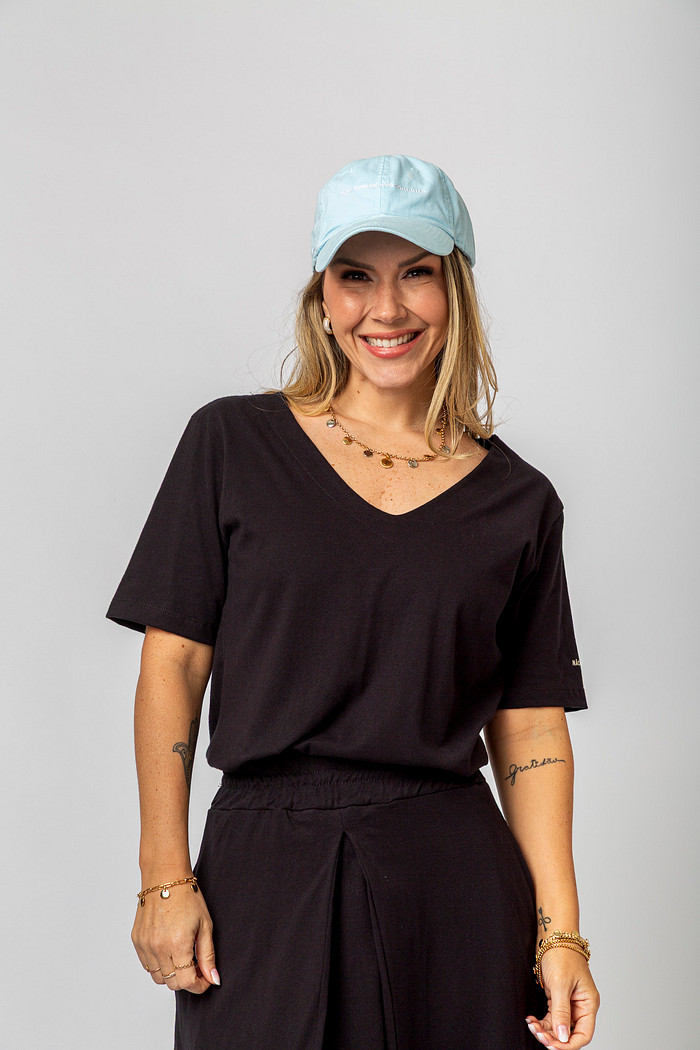 T-SHIRT NELE CONFIARIA PRETA