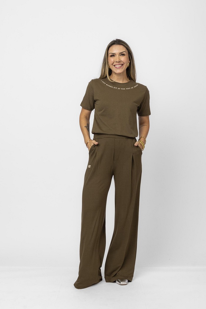 T-SHIRT AOS PÉS DE JESUS VERDE