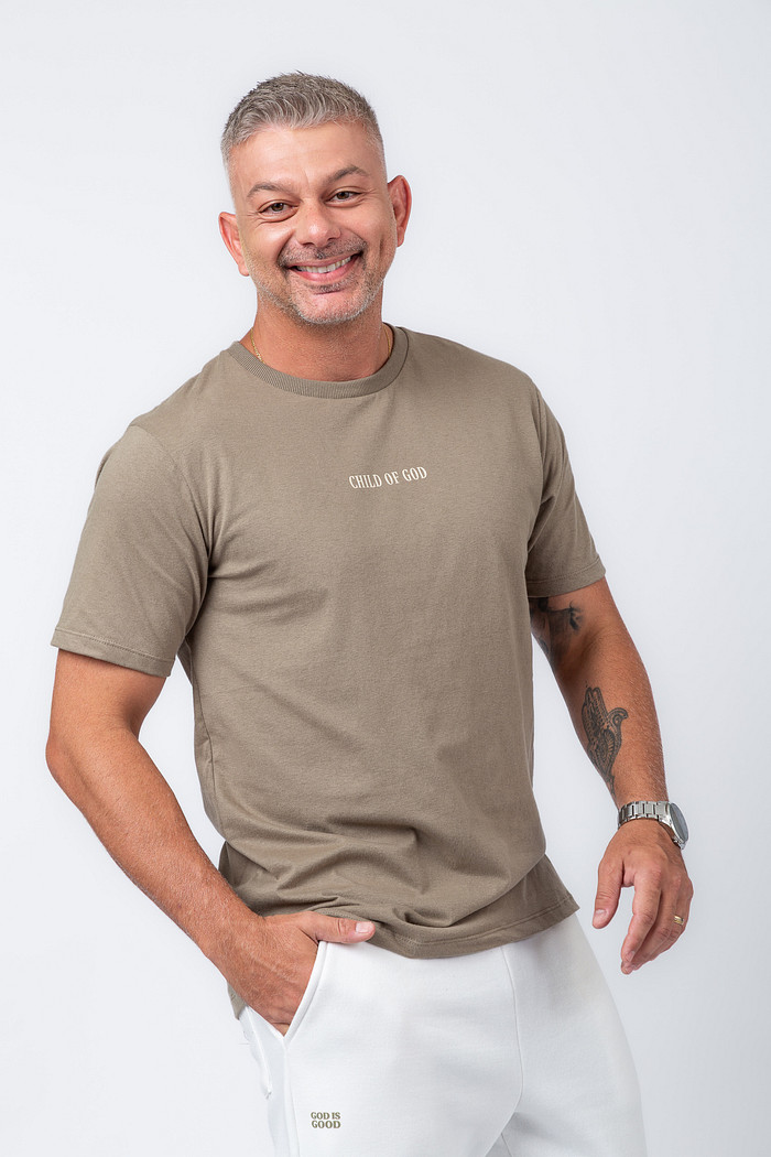 CAMISETA CHILD OF GOD CAQUI