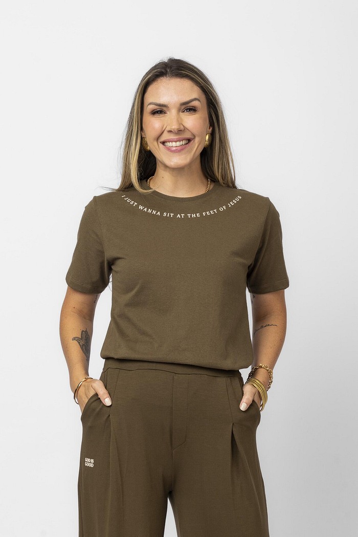 T-SHIRT AOS PÉS DE JESUS VERDE