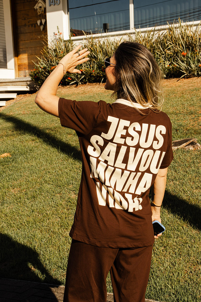 T-SHIRT OVERSIZED COM GOLA NOVA VIDA