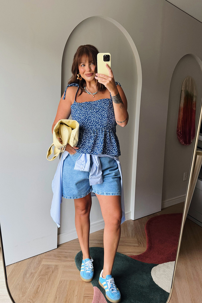 BLUSA ALÇA ANA FLORAL FUNDO AZUL