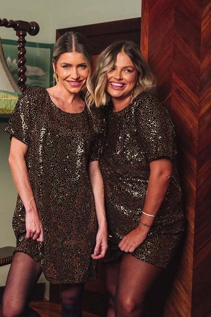 Vestido de Veludo  Bordado Valentina PRETO COM DOURADO