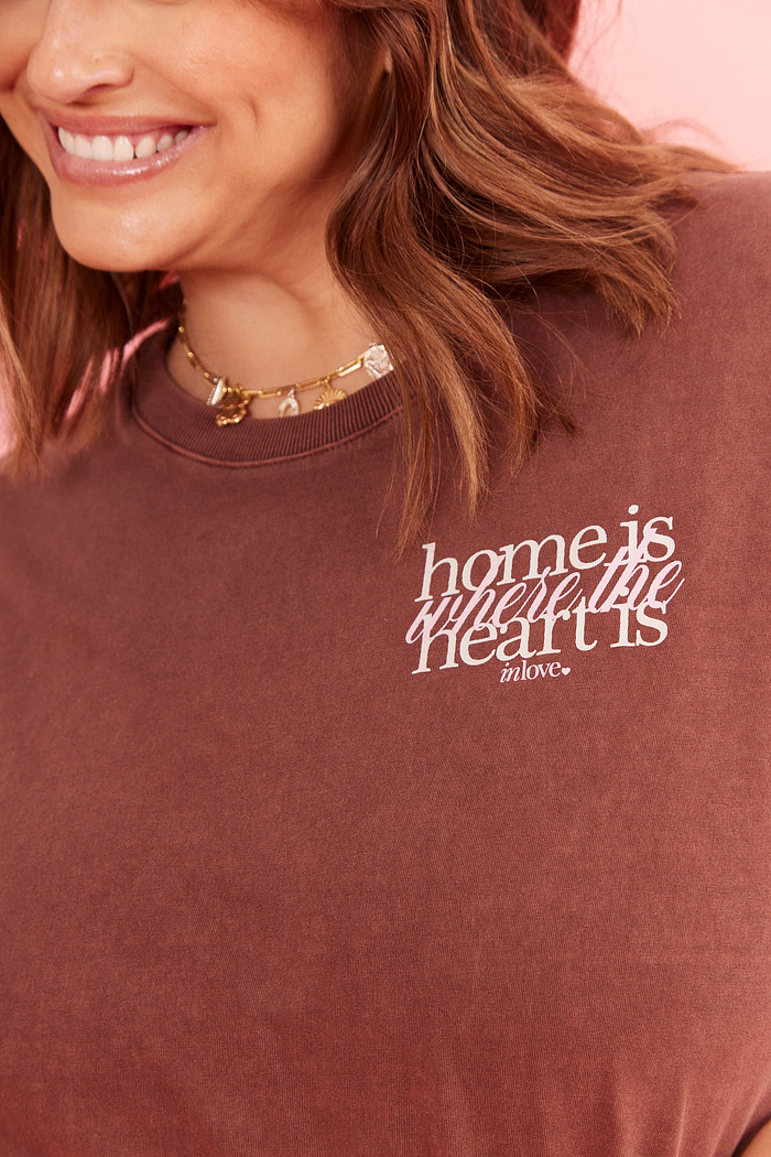 T-SHIRT SLIM HOME IS WHERE THE HEART IS MARROM